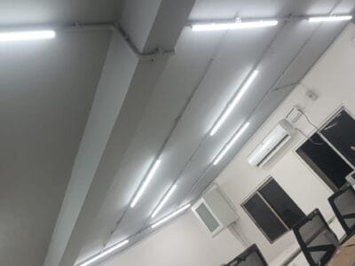 Electrician in tin factory